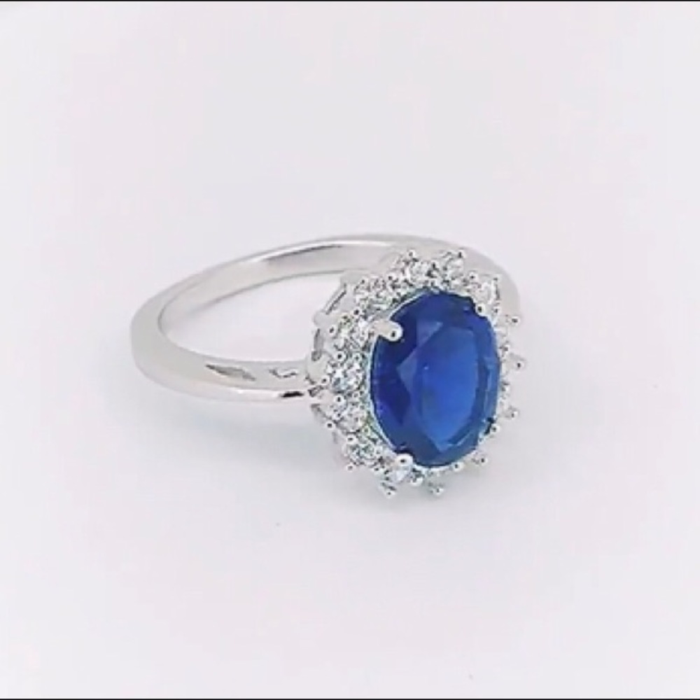 💍Gorgeous Sterling Silver Blue Sapphire Ring💍